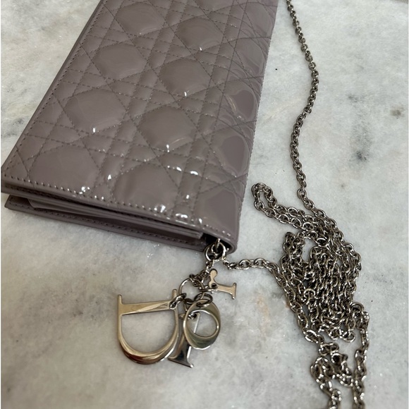 ❤️SOLD❤️Dior Clutch WOC on silver chain Gray/Lilac Neutral color patent - Picture 7 of 16